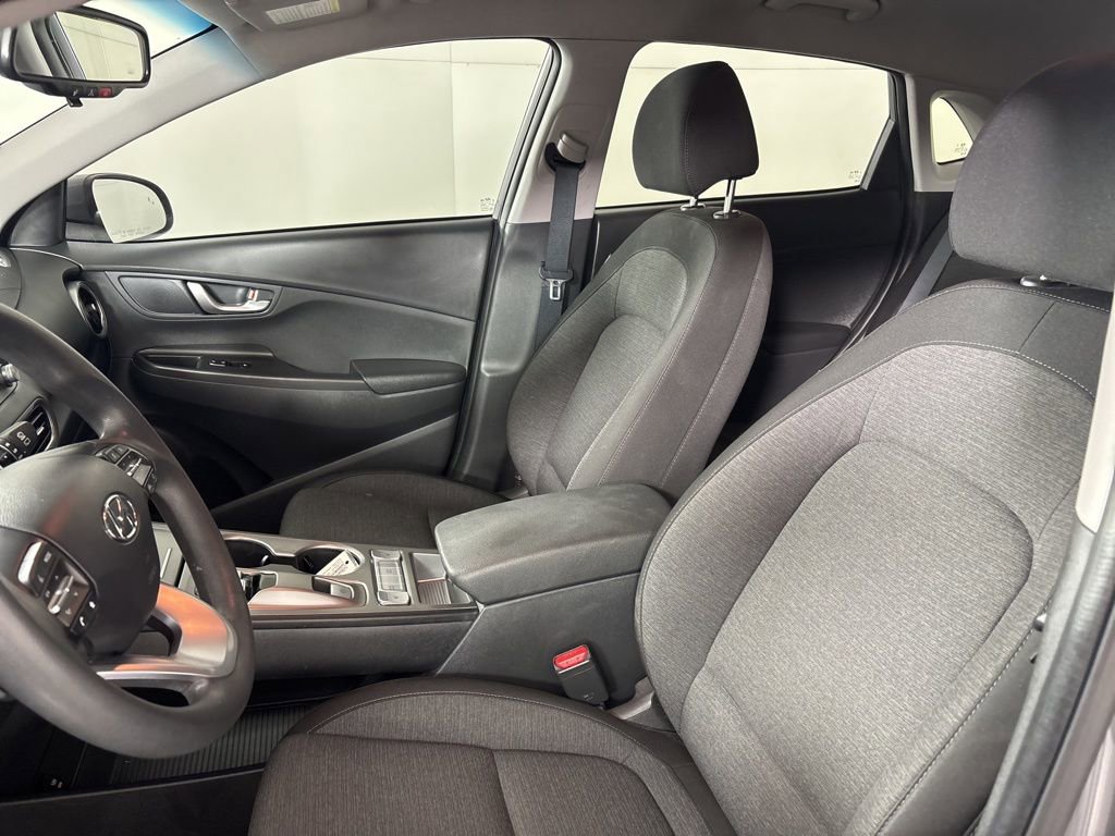 Used 2023 Hyundai Kona SE w/ Cargo Package image 28