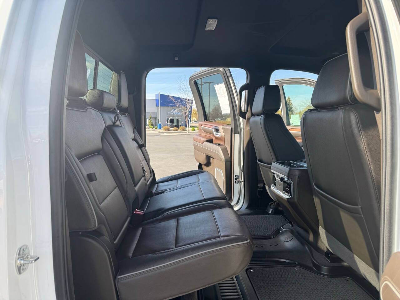 Used 2025 GMC Sierra 3500 Denali AWD/4WD image 34