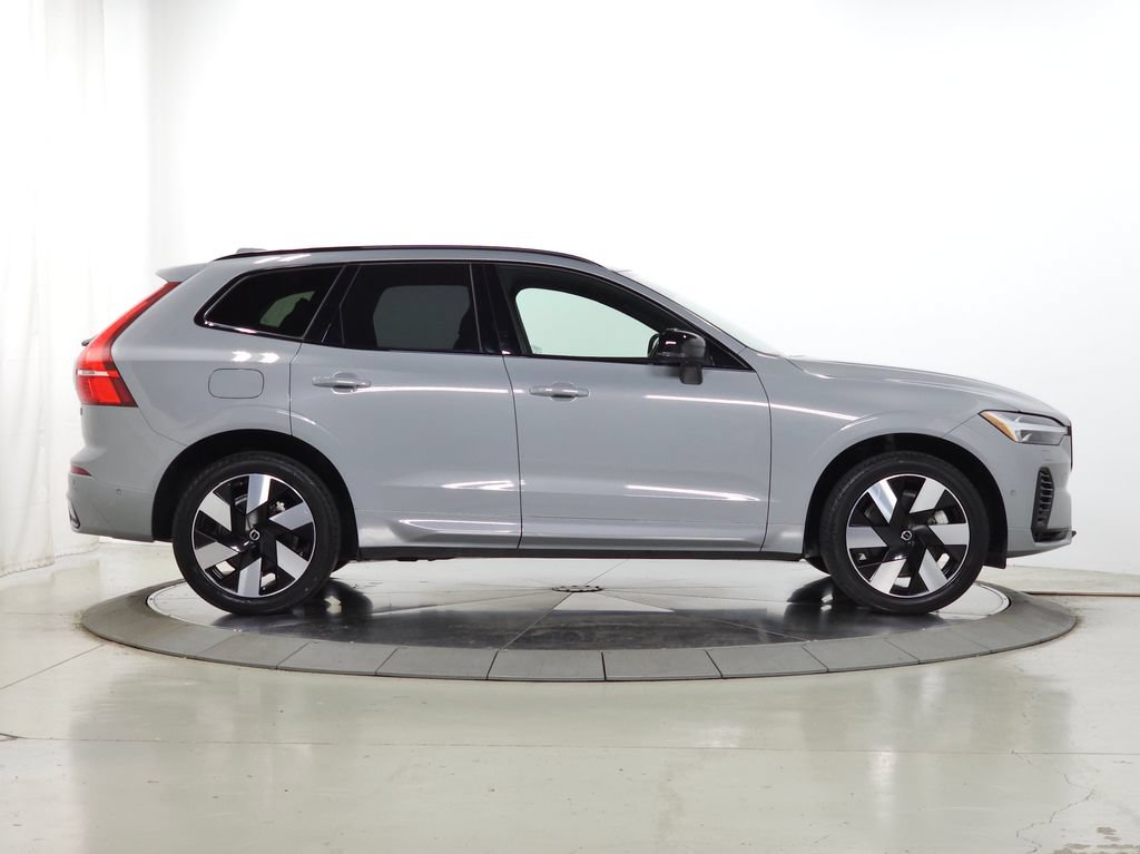 Certified 2024 Volvo XC60 T8 Ultimate w/ Protection Package Premier AWD/4WD image 14