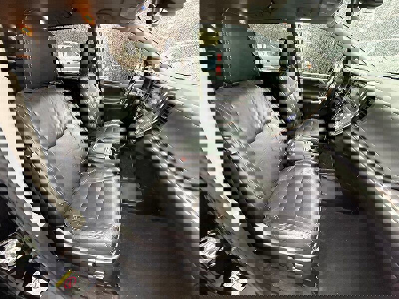 Used 2018 Toyota Sienna SE w/ Carpet Mat Package FWD image 12