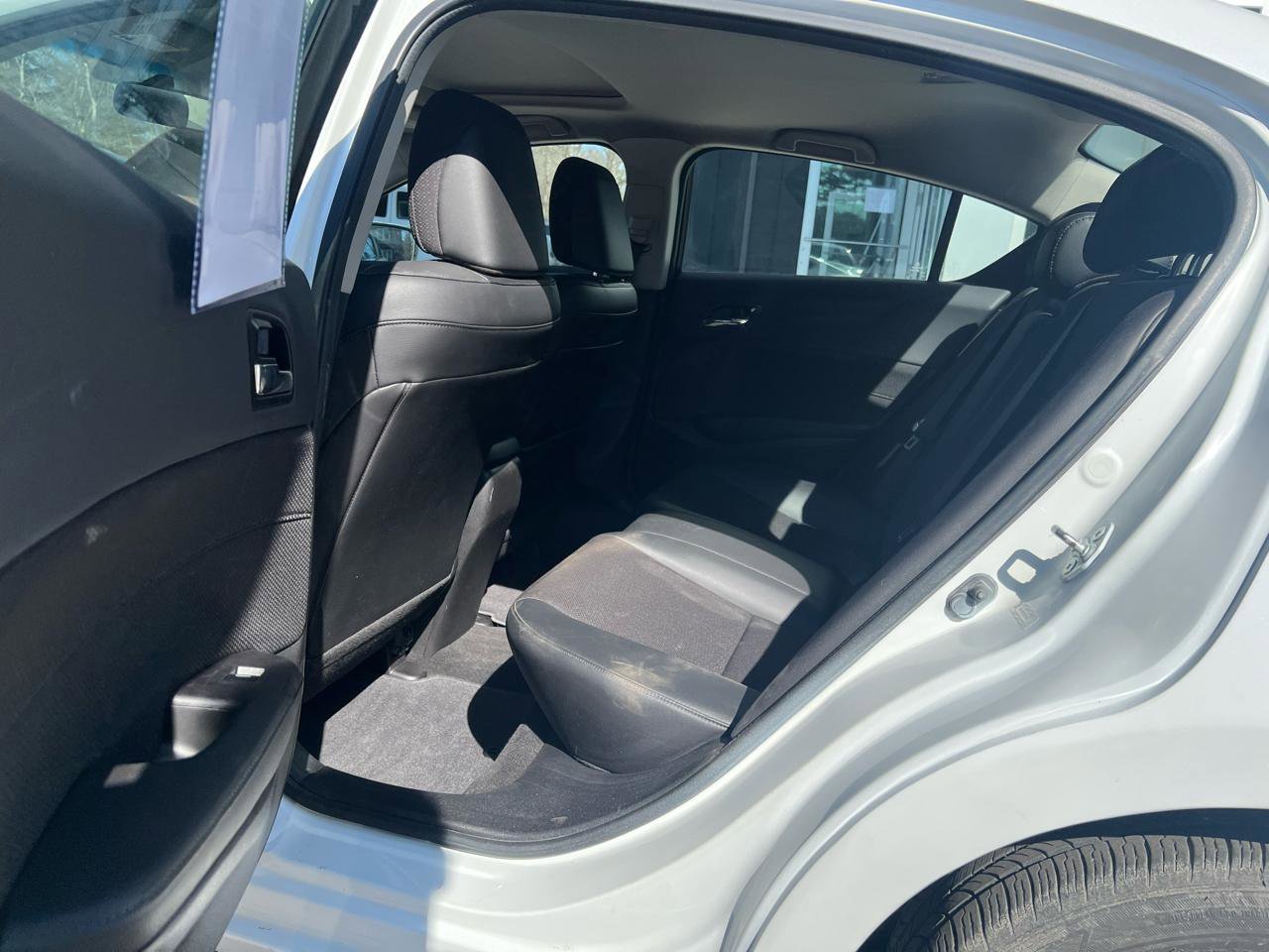 Used 2013 Acura ILX Base 2.0L 4D Sedan image 10