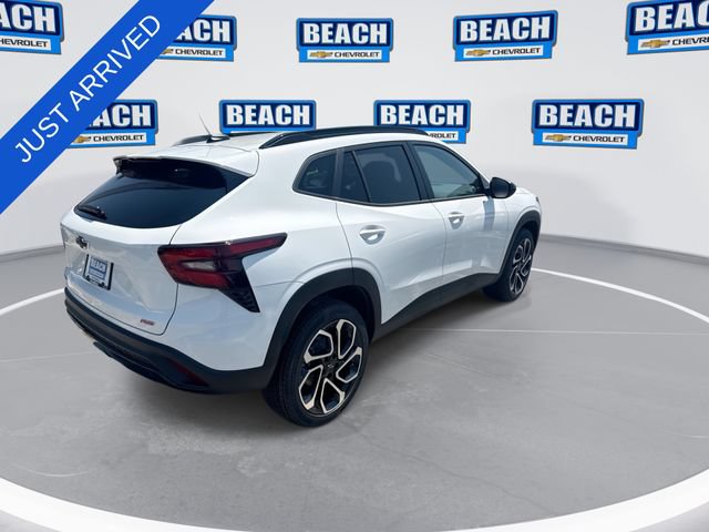 New 2026 Chevrolet Trax RS w/ Sunroof Package FWD image 8