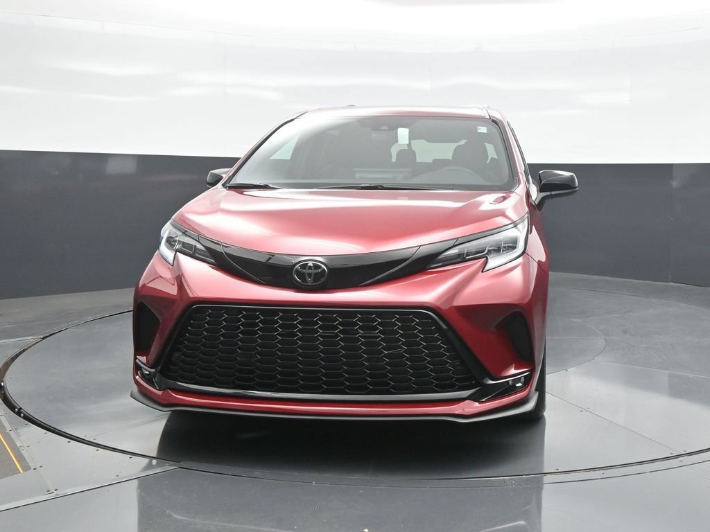 Certified 2026 Toyota Sienna XSE AWD/4WD image 2