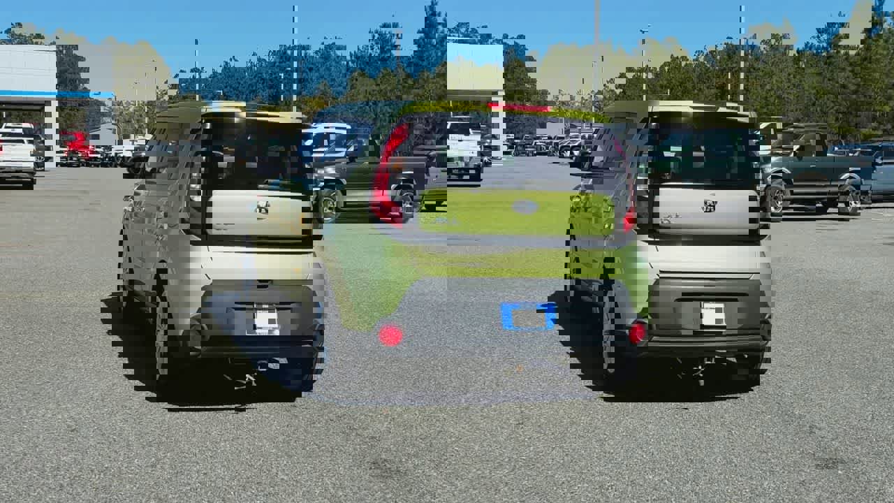 Used 2014 Kia Soul + image 7