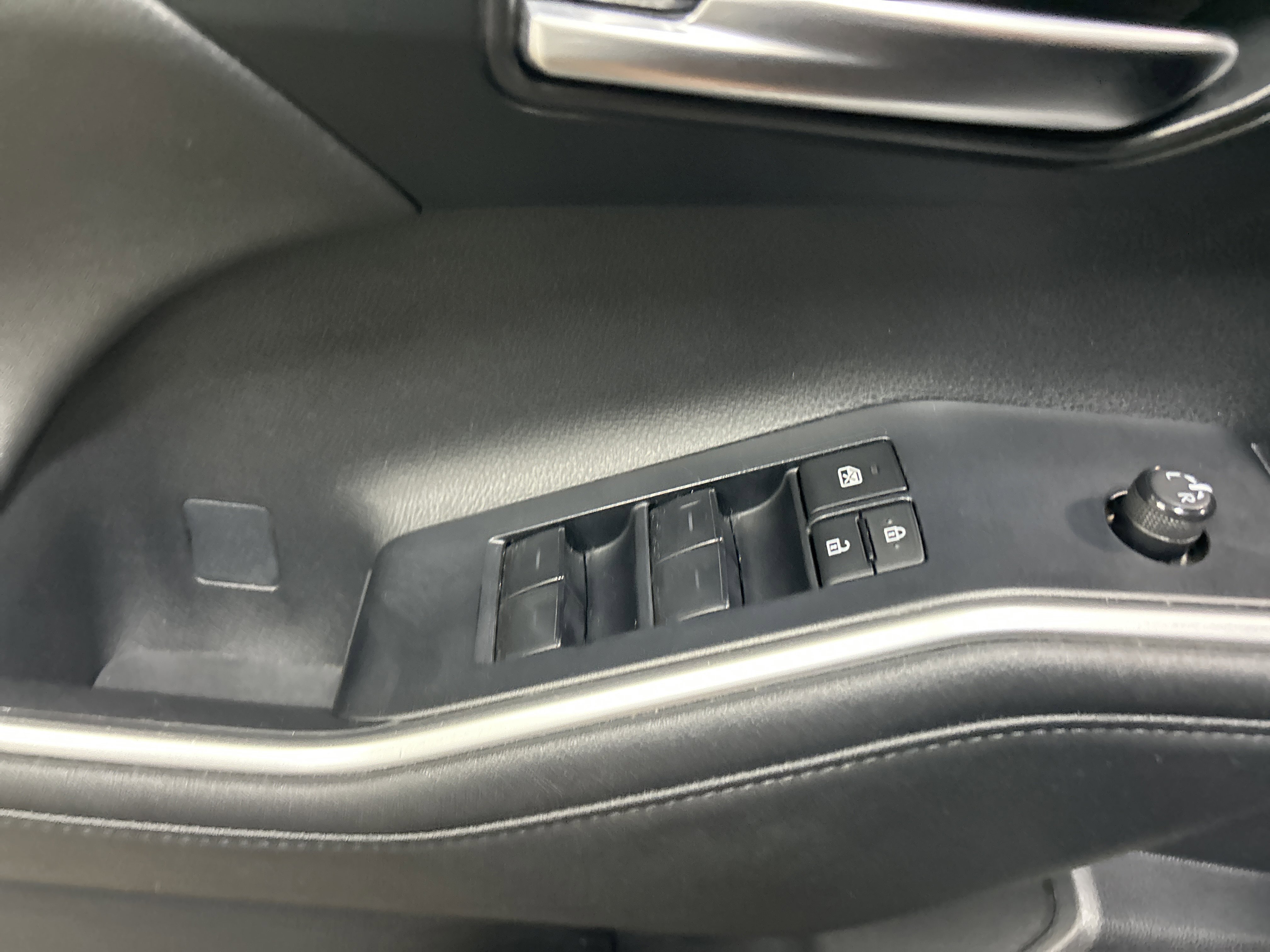 Used 2023 Toyota Highlander XLE image 26