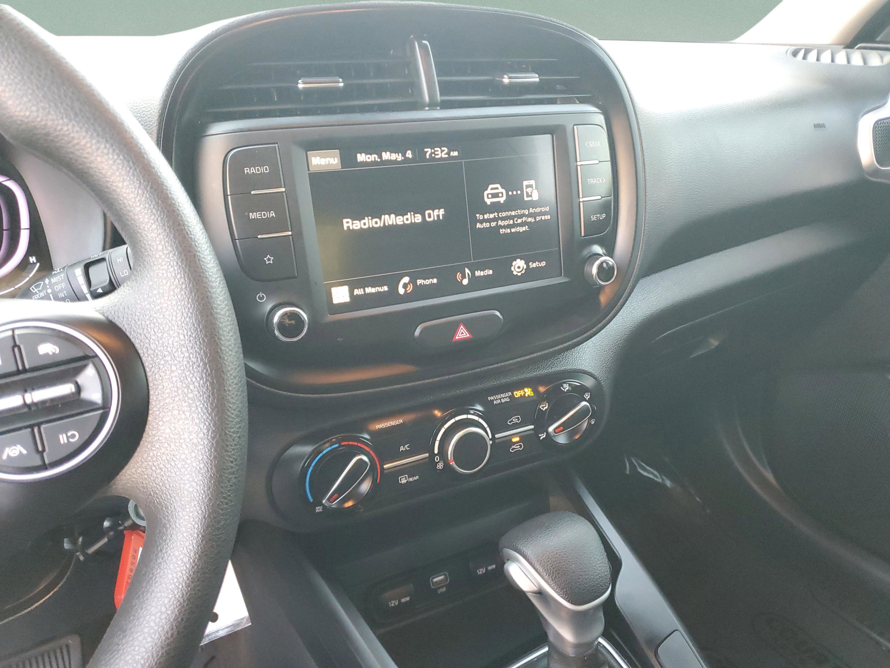 Certified 2025 Kia Soul LX w/ LX Technology Package FWD image 23
