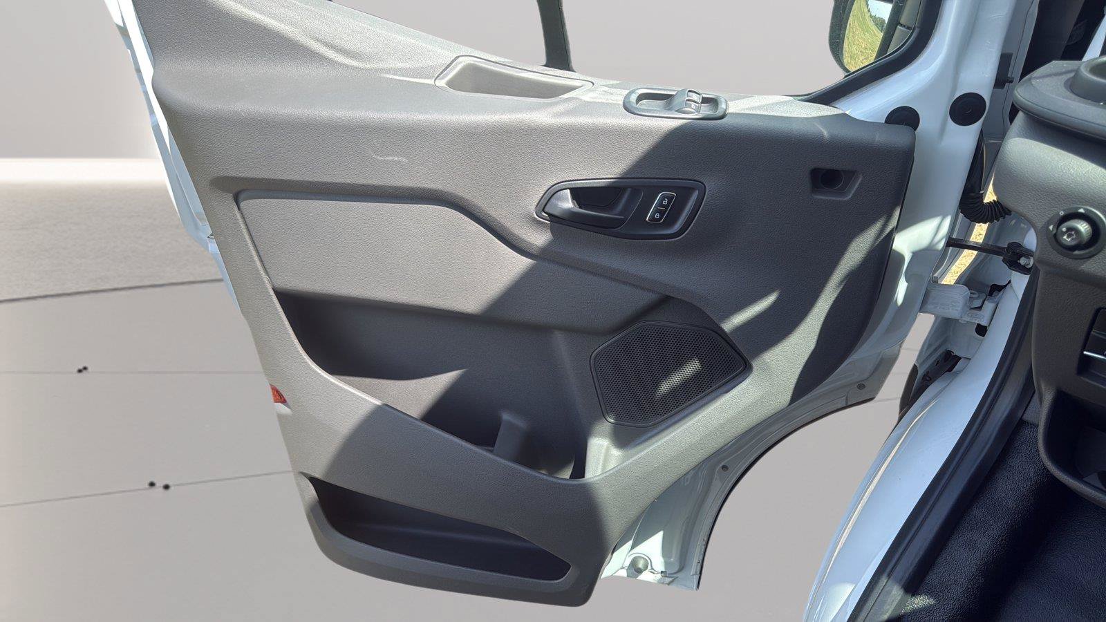 New 2025 Ford Transit 250 Low Roof RWD image 18