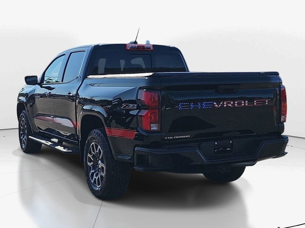 Used 2024 Chevrolet Colorado Z71 w/ Z71 Convenience Package 2 image 7