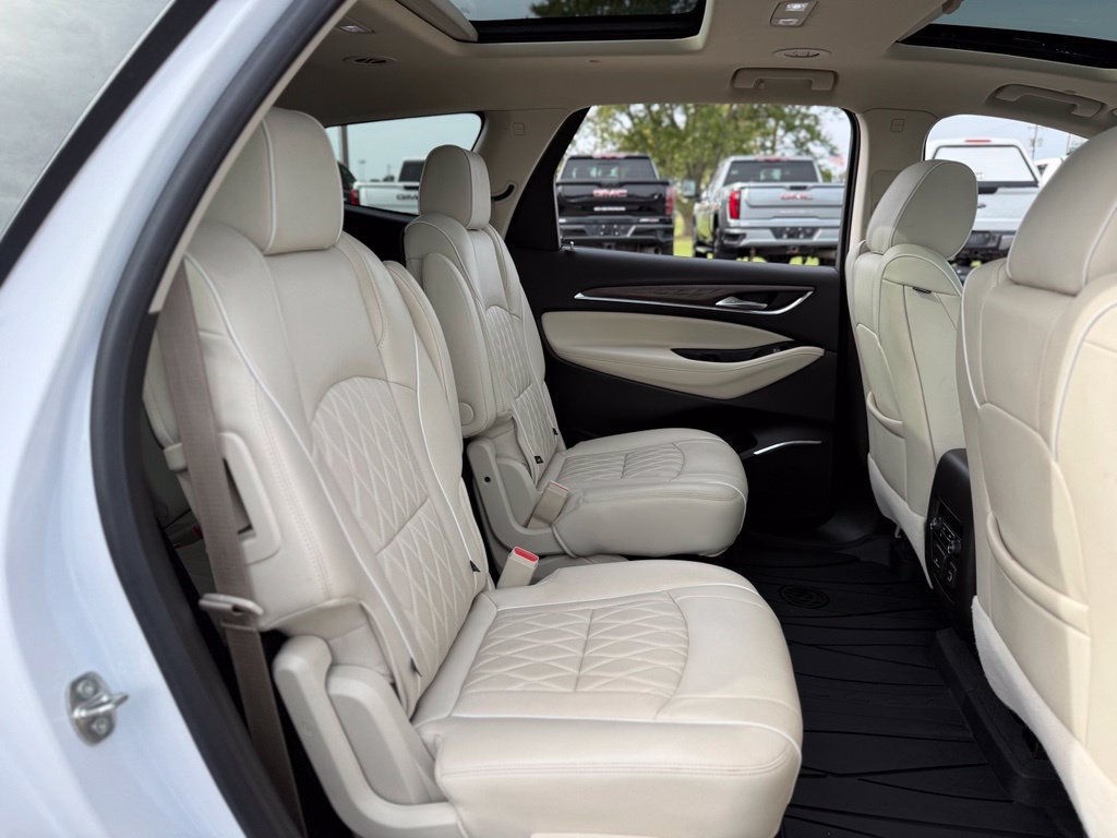 Used 2023 Buick Enclave Avenir w/ Avenir Technology Package AWD/4WD image 15