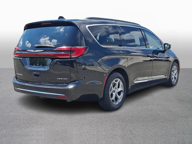 Used 2023 Chrysler Pacifica Limited FWD image 4