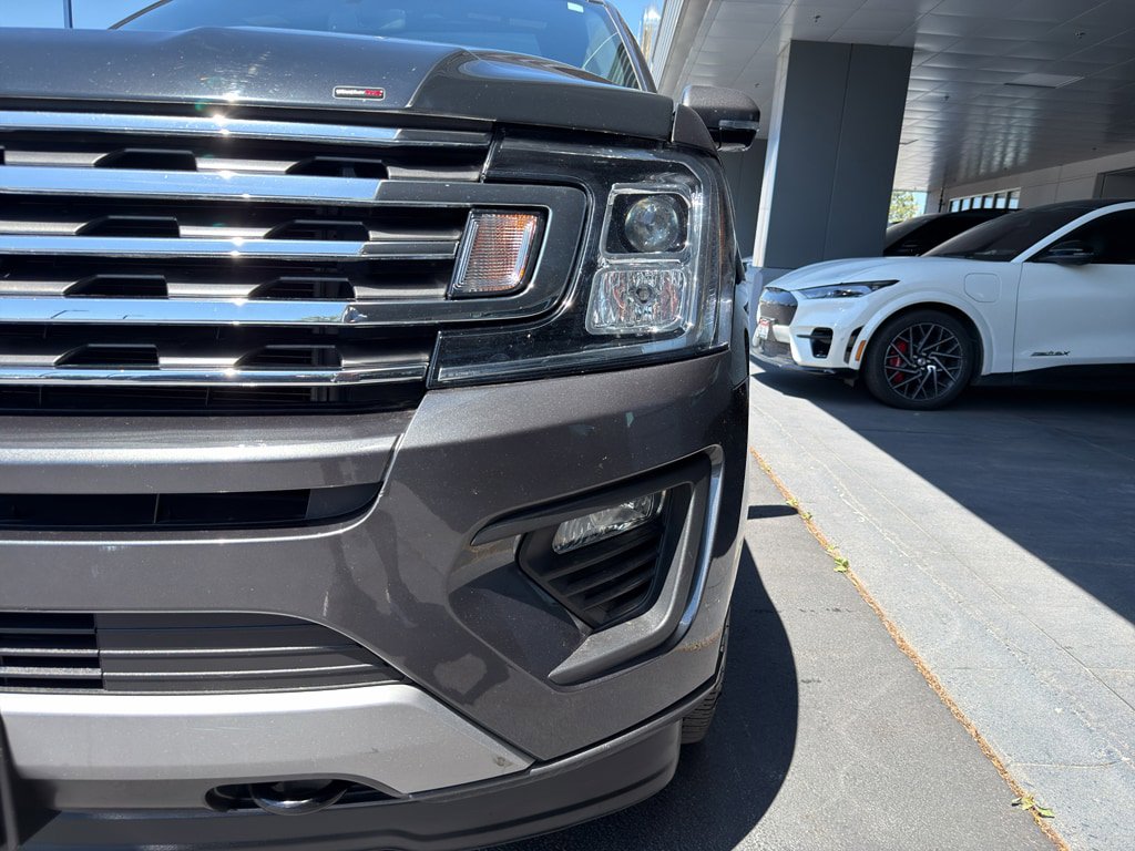 Used 2020 Ford Expedition XLT w/ Equipment Group 202A AWD/4WD image 4