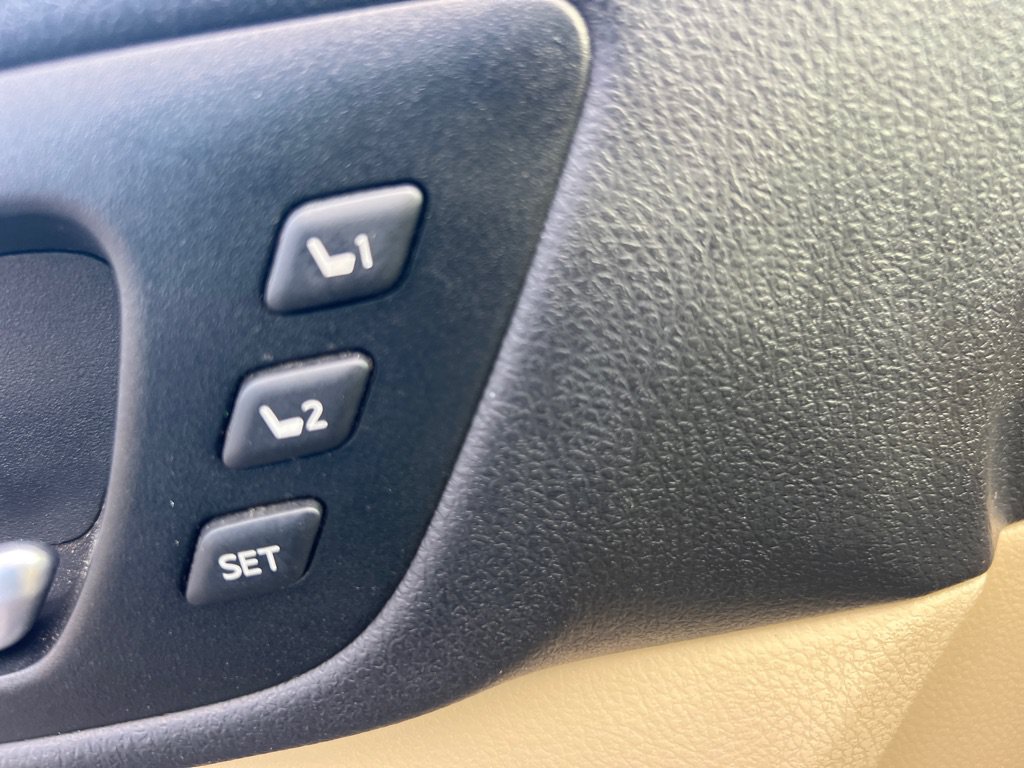 Used 2014 Toyota Highlander Limited AWD/4WD image 28