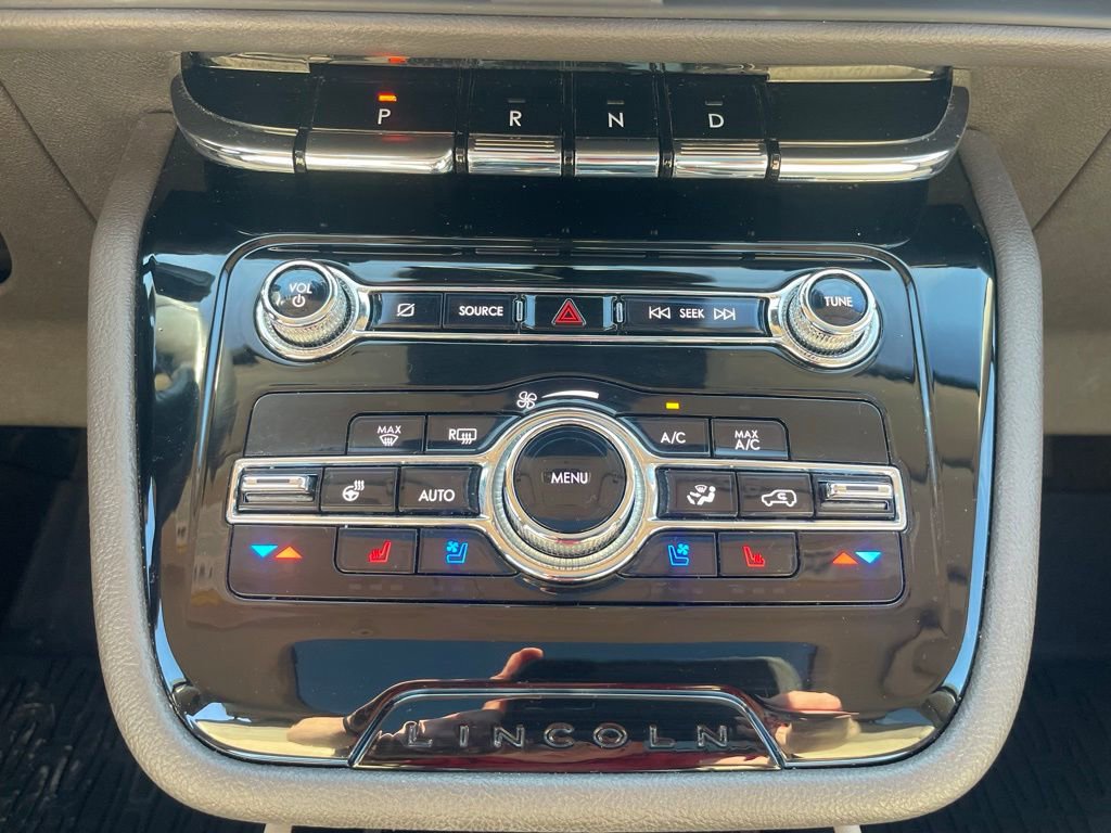 Used 2022 Lincoln Corsair AWD w/ Premium Package image 17
