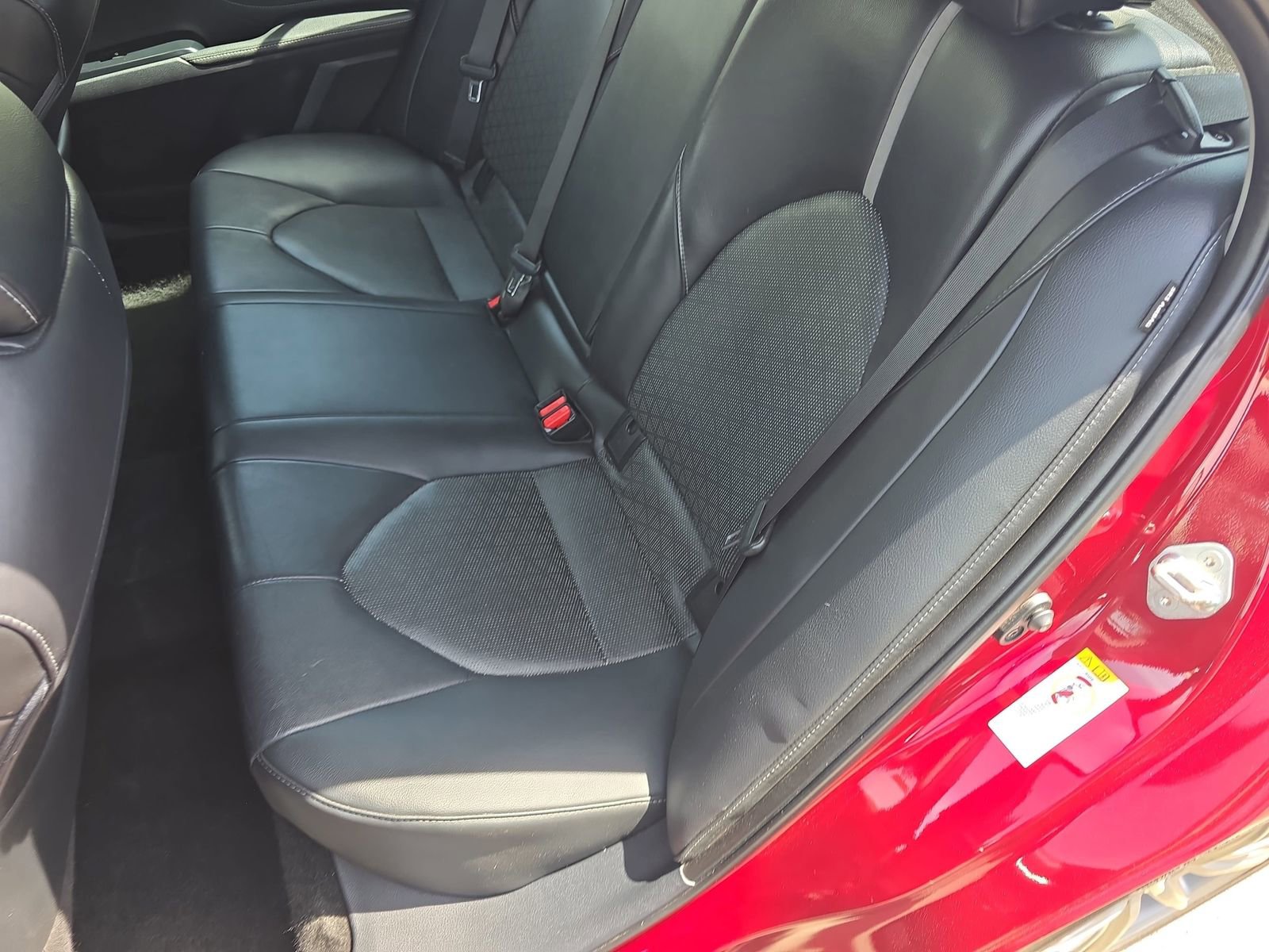 Used 2018 Toyota Camry XSE image 17