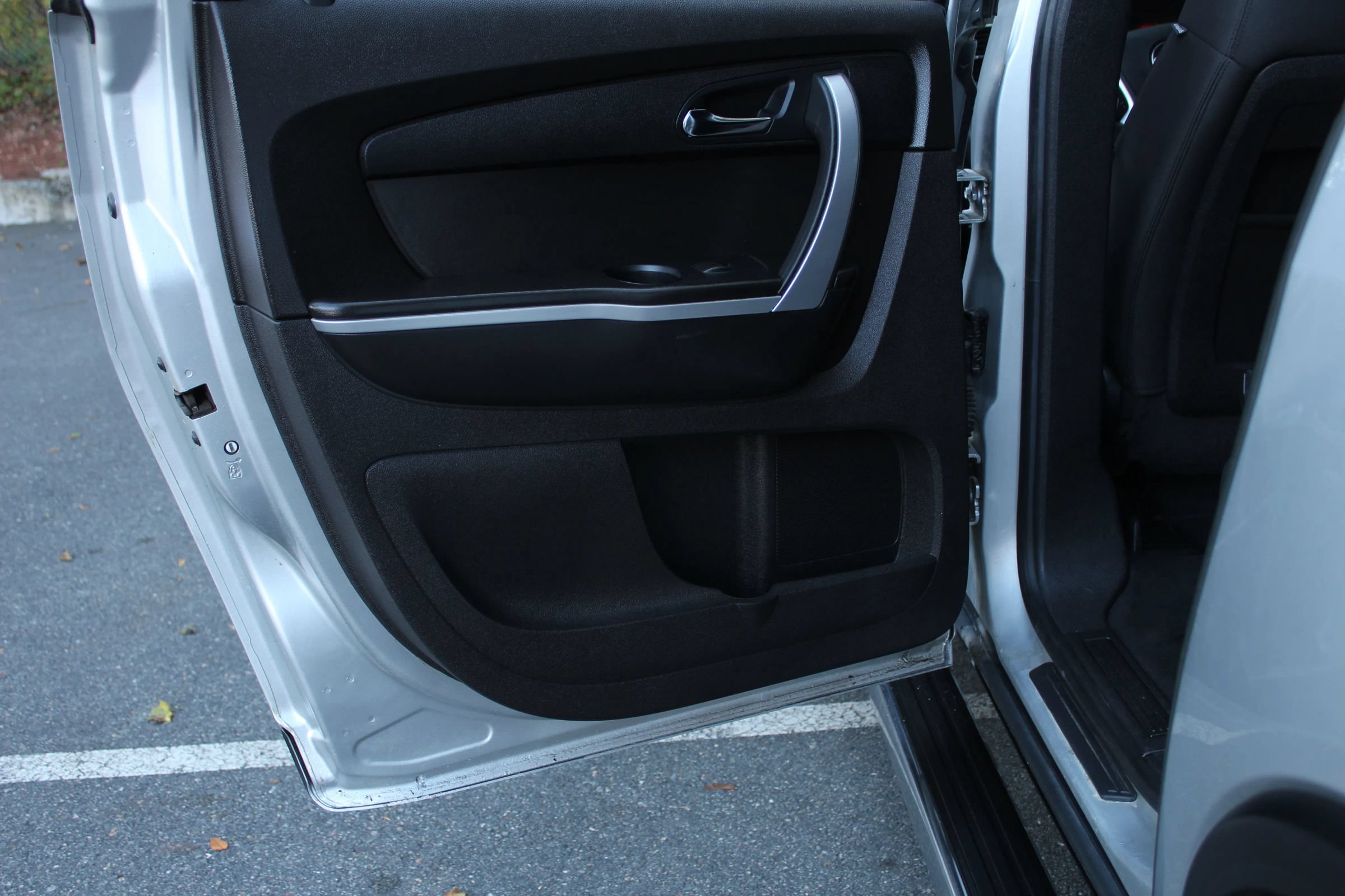 Used 2010 GMC Acadia SLE AWD/4WD image 15