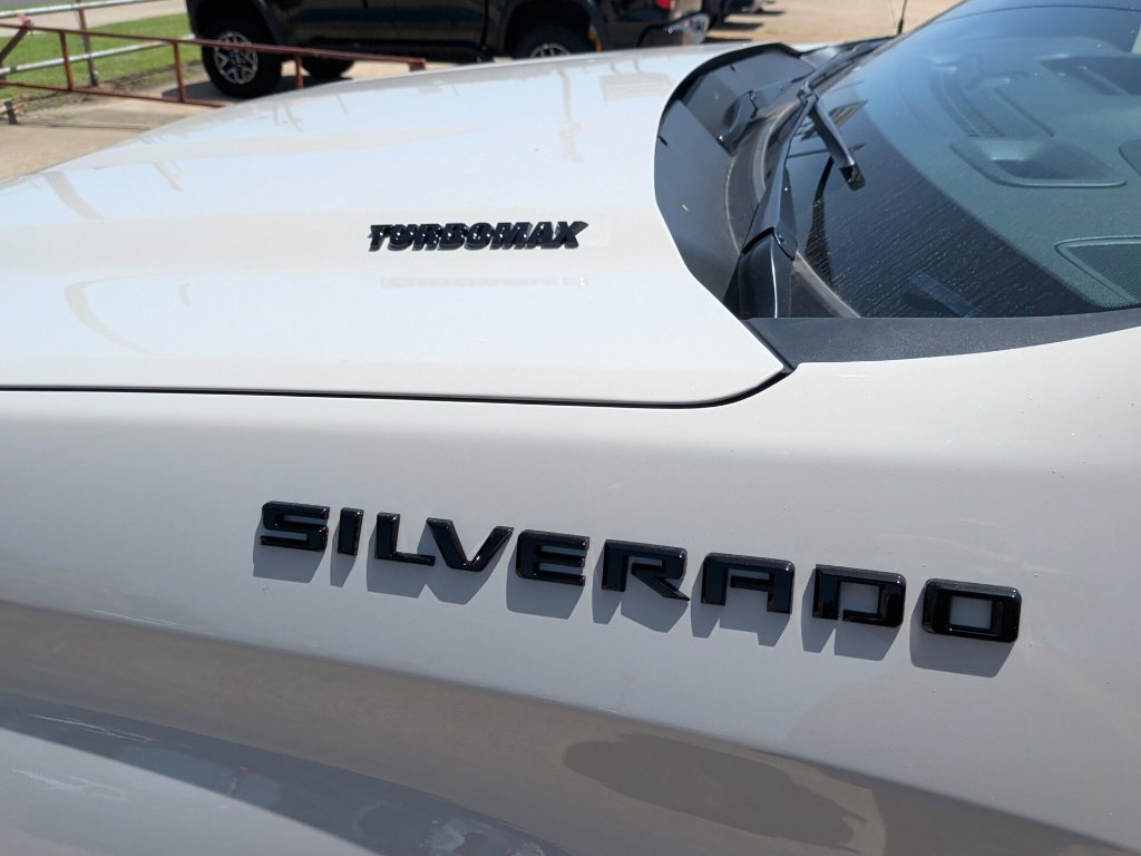 New 2026 Chevrolet Silverado 1500 Custom w/ LPO, Dark Essentials Package RWD image 39