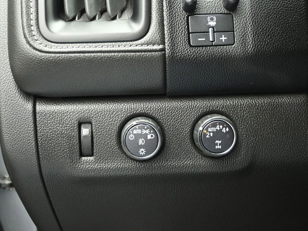 Used 2020 GMC Canyon SLE w/ Driver Alert Package image 11