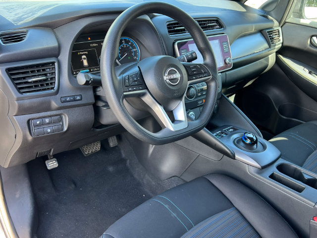 Used 2025 Nissan Leaf S FWD image 13