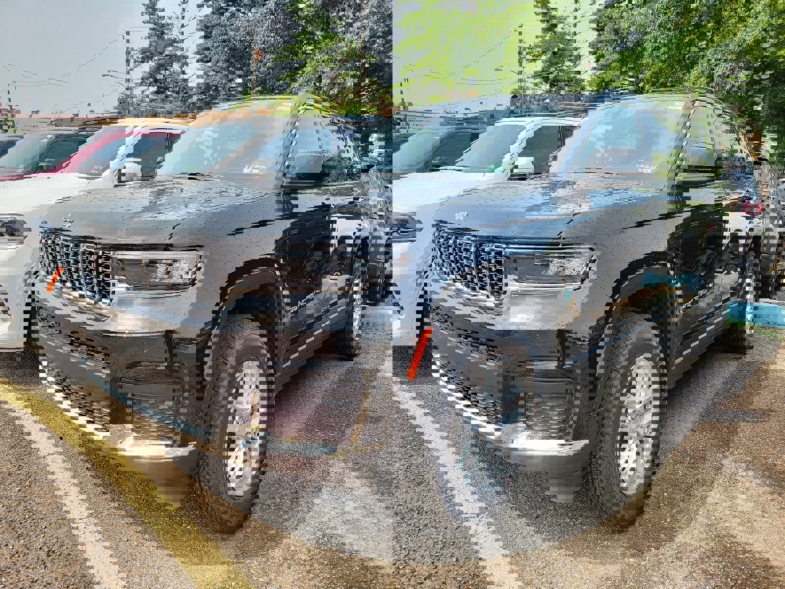 New 2023 Jeep Grand Cherokee L Laredo image 3