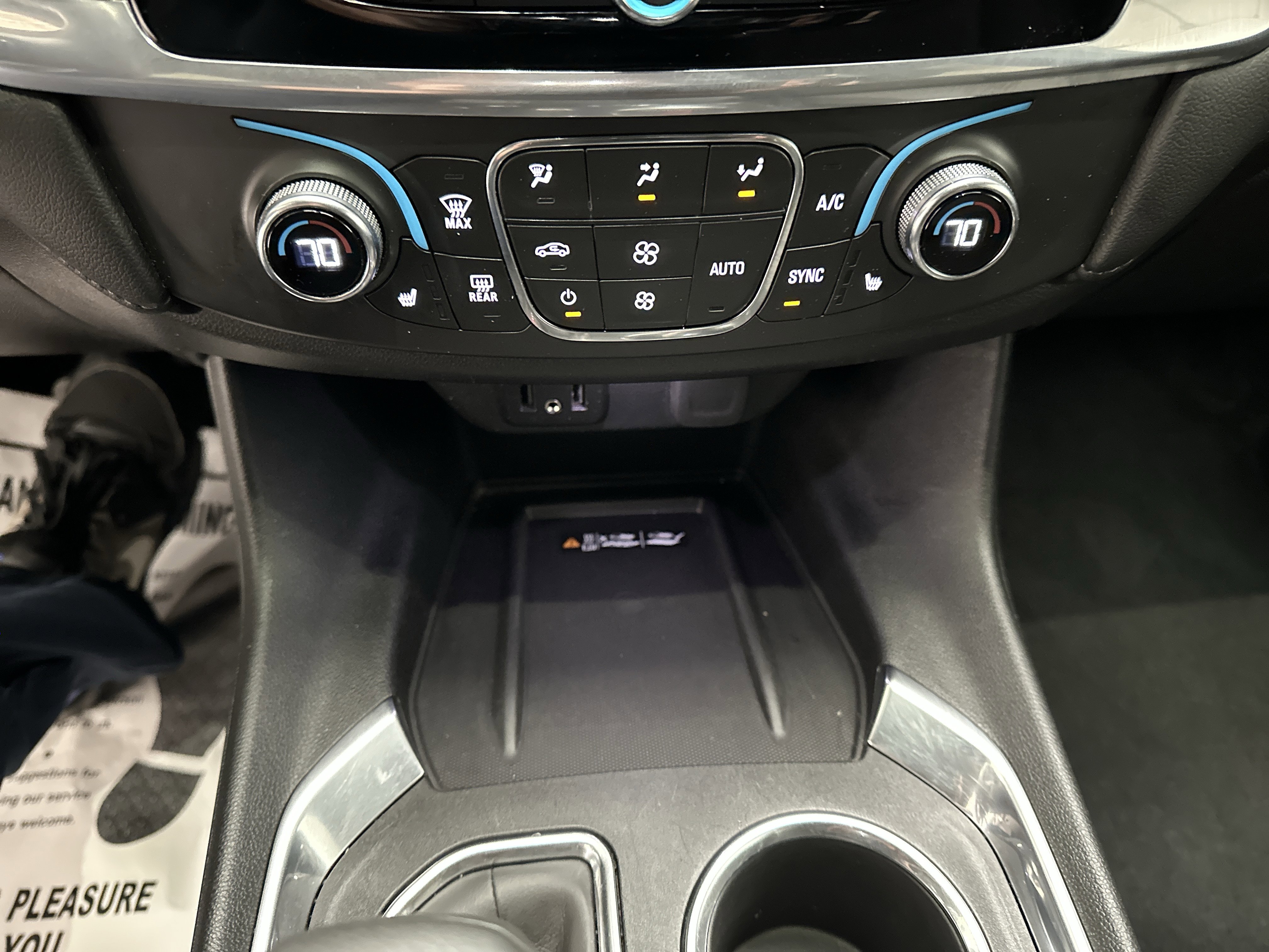 Used 2022 Chevrolet Traverse LT image 38