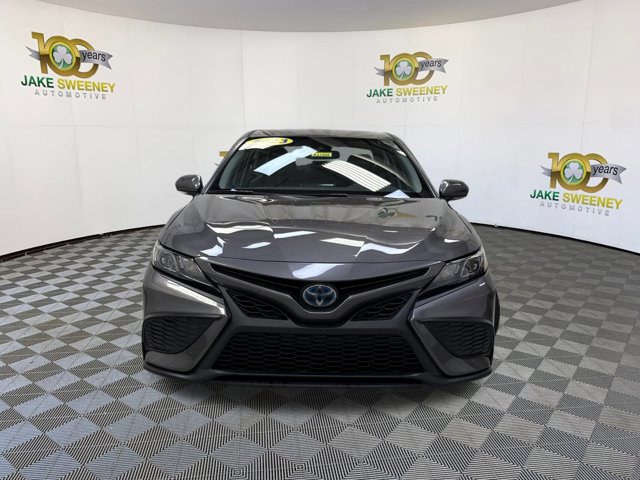 Used 2023 Toyota Camry SE image 3