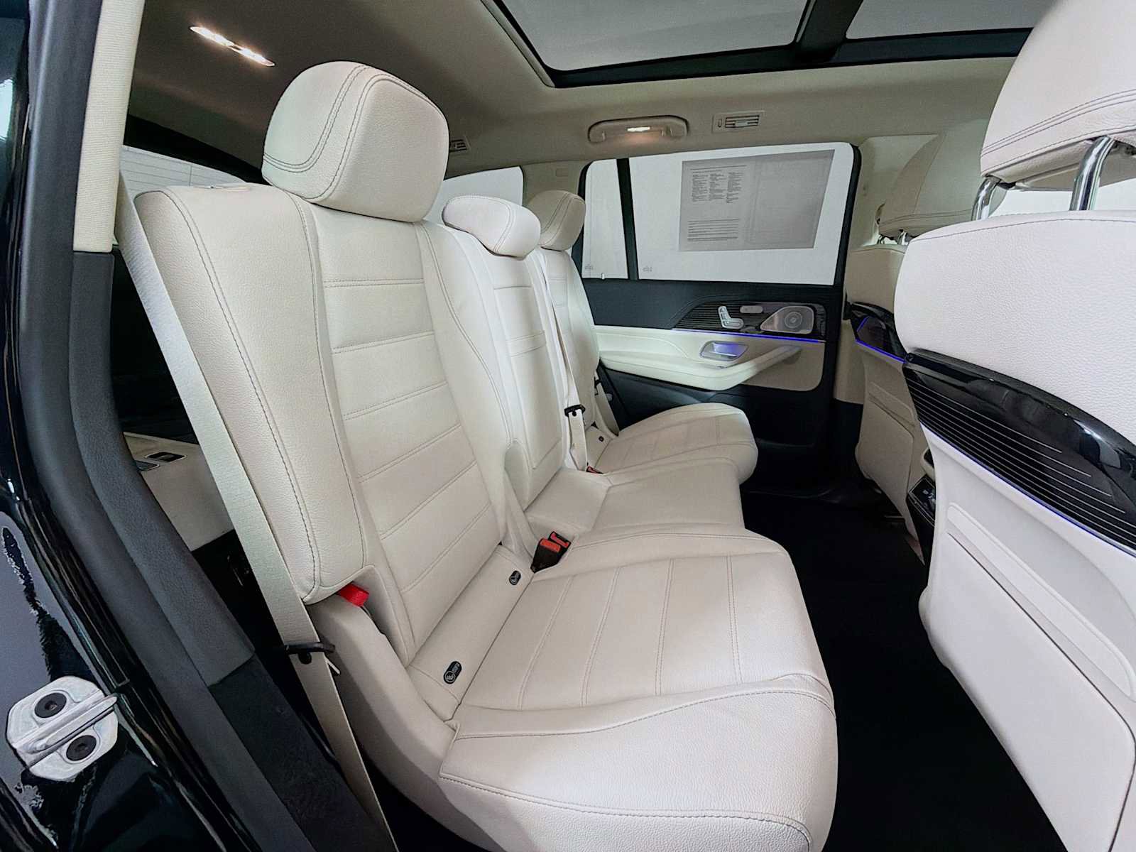 Used 2024 Mercedes-Benz GLS 580 4MATIC image 28