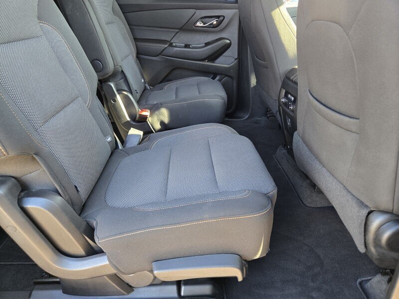 Used 2020 Chevrolet Traverse LT w/ LPO, Cargo Package FWD image 15