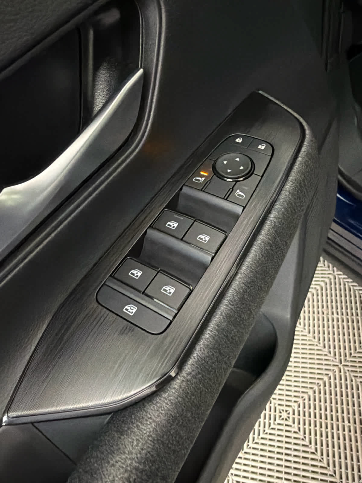 New 2026 Nissan Kicks SV w/ SV Premium Package FWD image 23