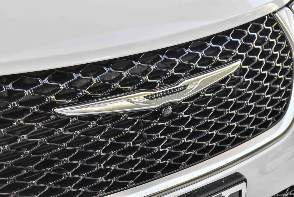 New 2026 Chrysler Pacifica Pinnacle w/ Trailer Tow Group image 9