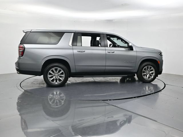Used 2024 Chevrolet Suburban Premier AWD/4WD image 2