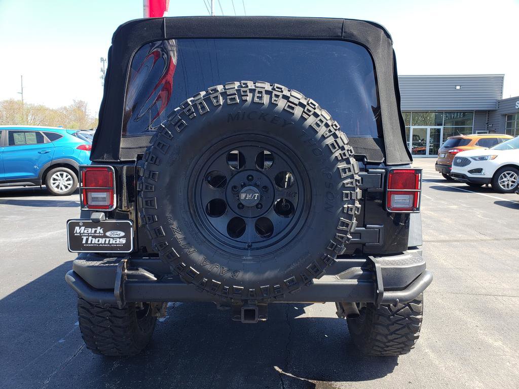 Used 2013 Jeep Wrangler Unlimited Sahara AWD/4WD image 6