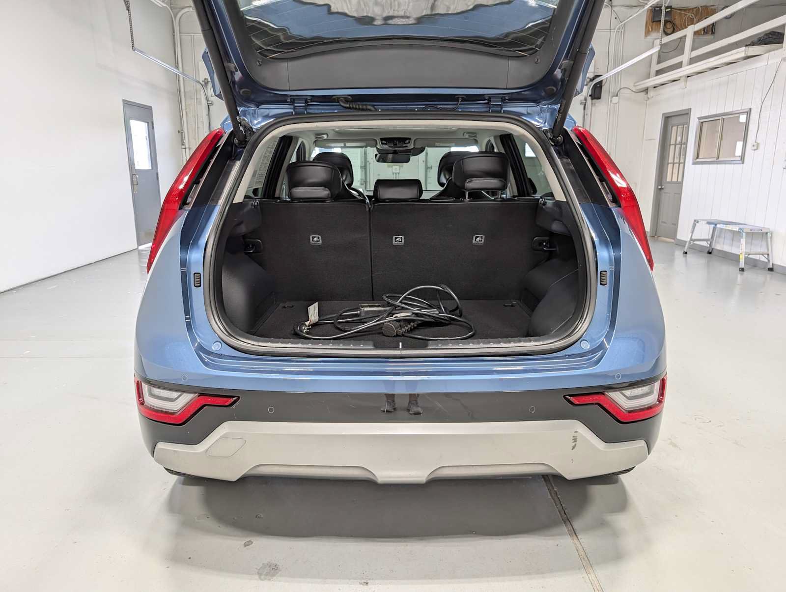 Certified 2023 Kia Niro SX Touring FWD image 46
