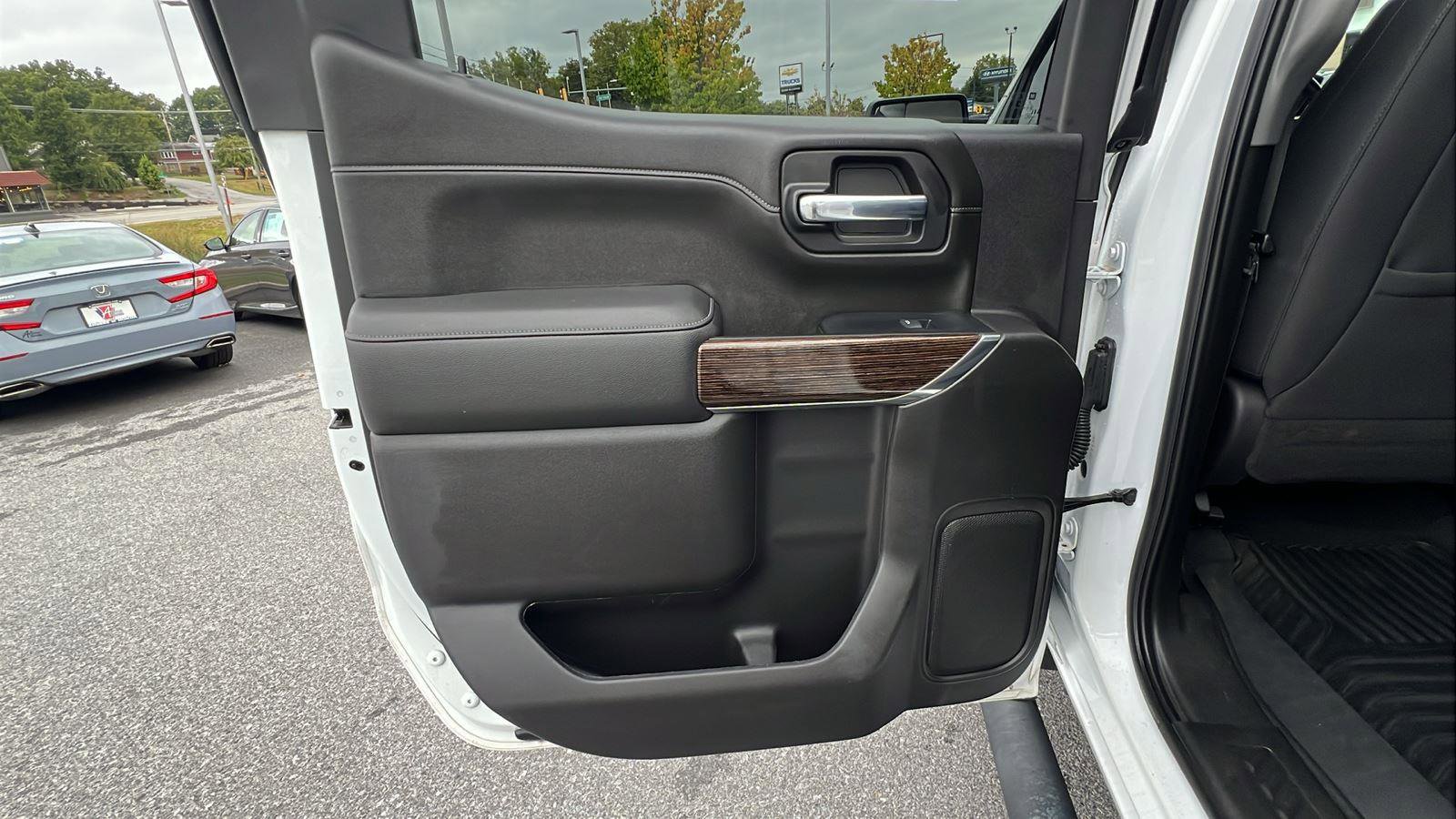 Used 2022 GMC Sierra 1500 Elevation image 18