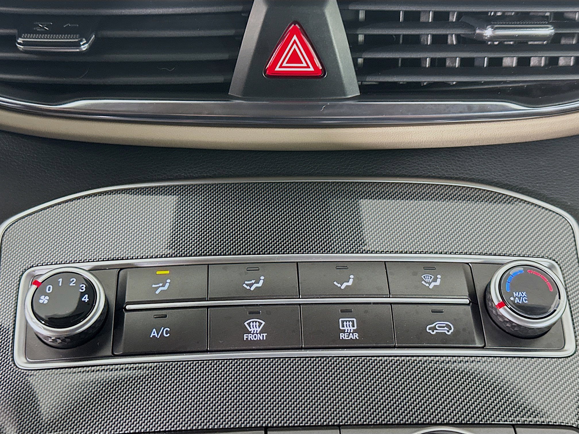 Used 2023 Hyundai Santa Fe SE image 23