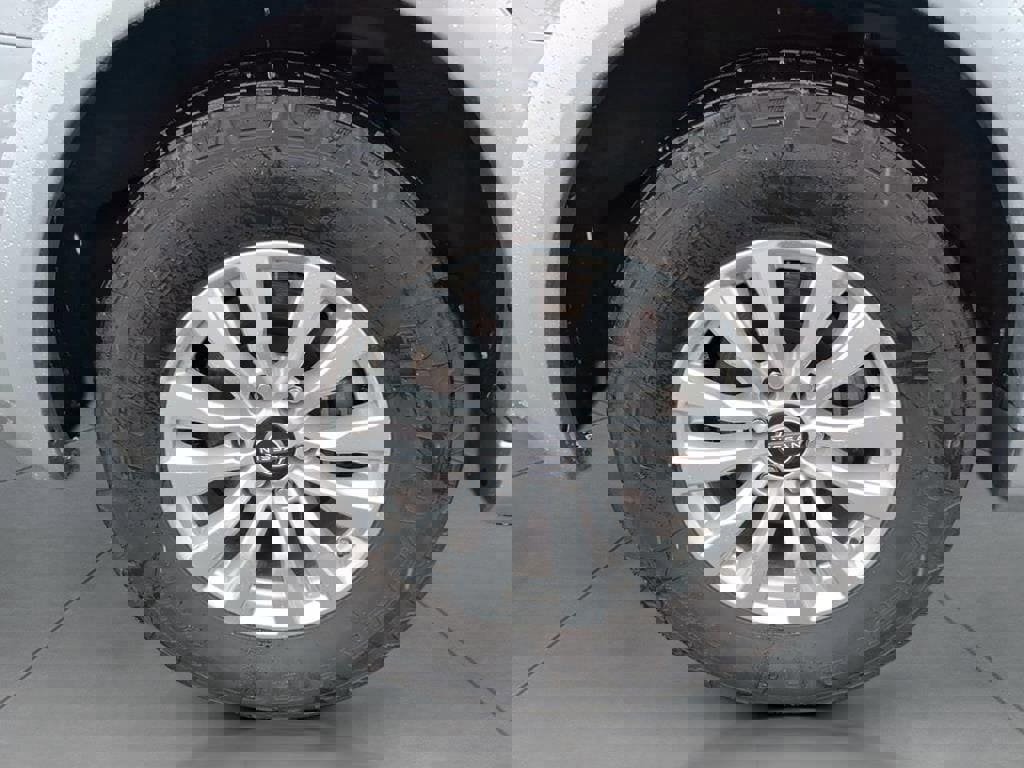 Used 2024 Nissan Armada SV image 5