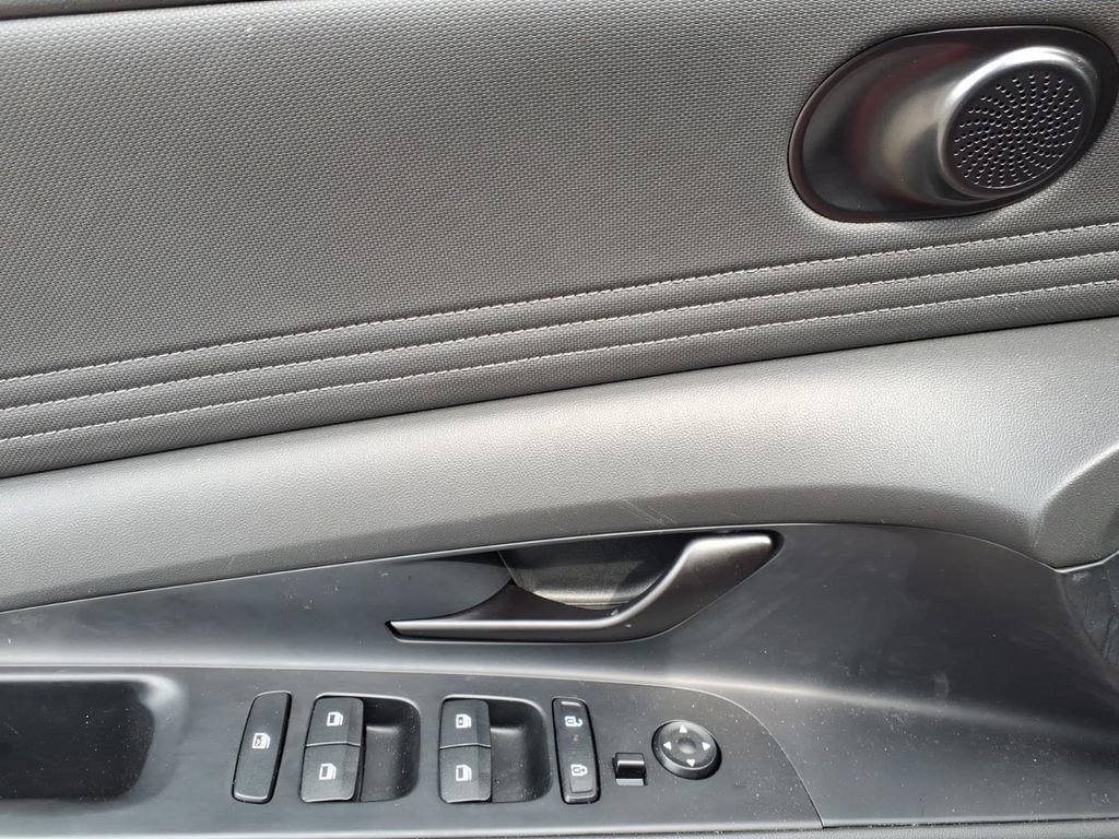 New 2025 Hyundai Elantra Sport w/ Cargo Package image 20