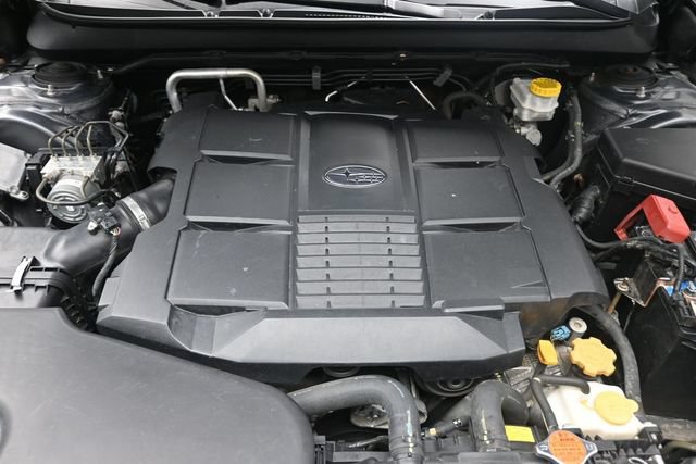 Used 2018 Subaru Outback 3.6R Limited AWD/4WD image 32