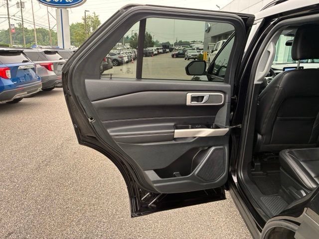 Certified 2023 Ford Explorer XLT w/ Equipment Group 202A AWD/4WD image 7