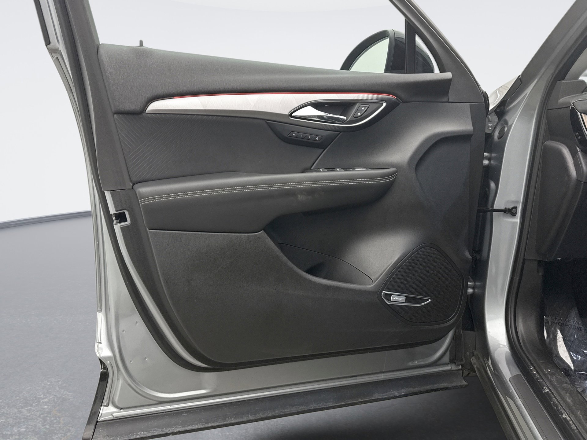 Used 2025 Buick Envision Sport Touring image 9