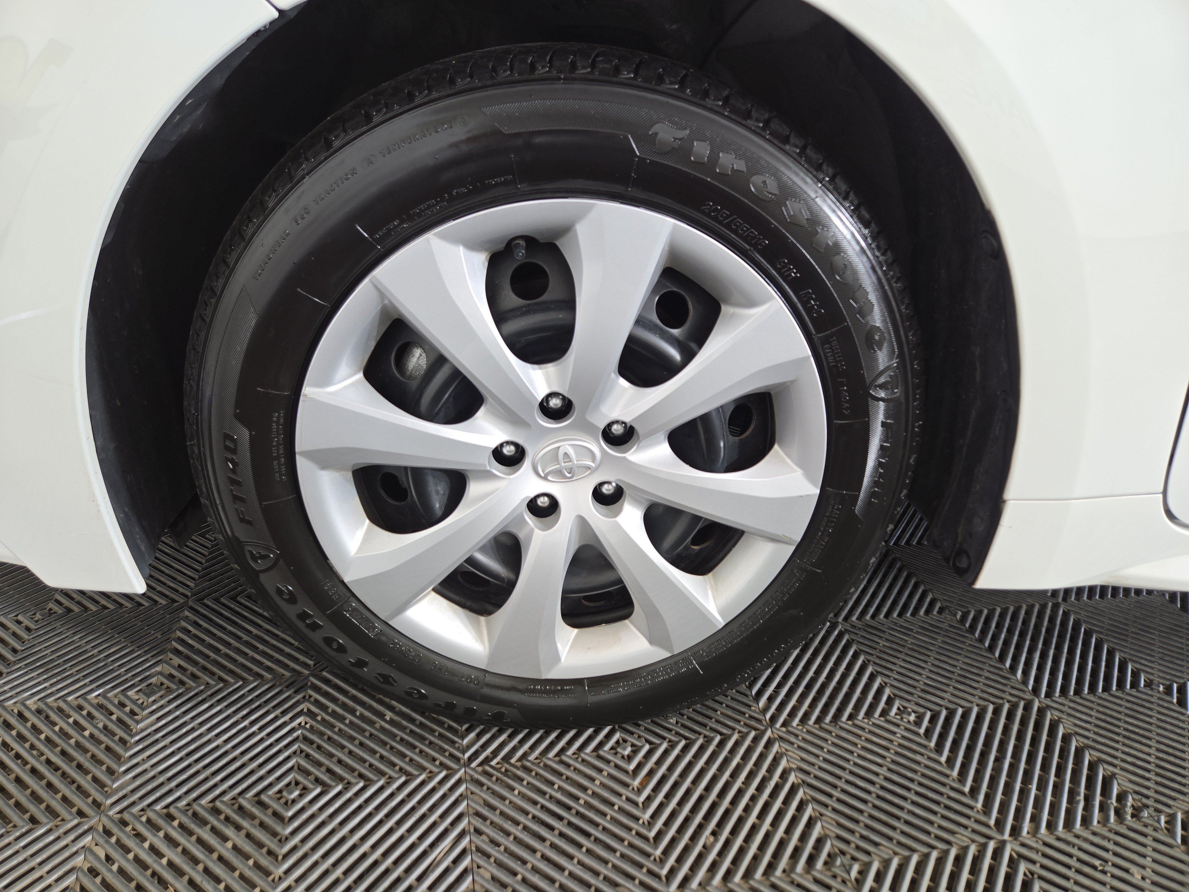 Used 2025 Toyota Corolla LE FWD image 31
