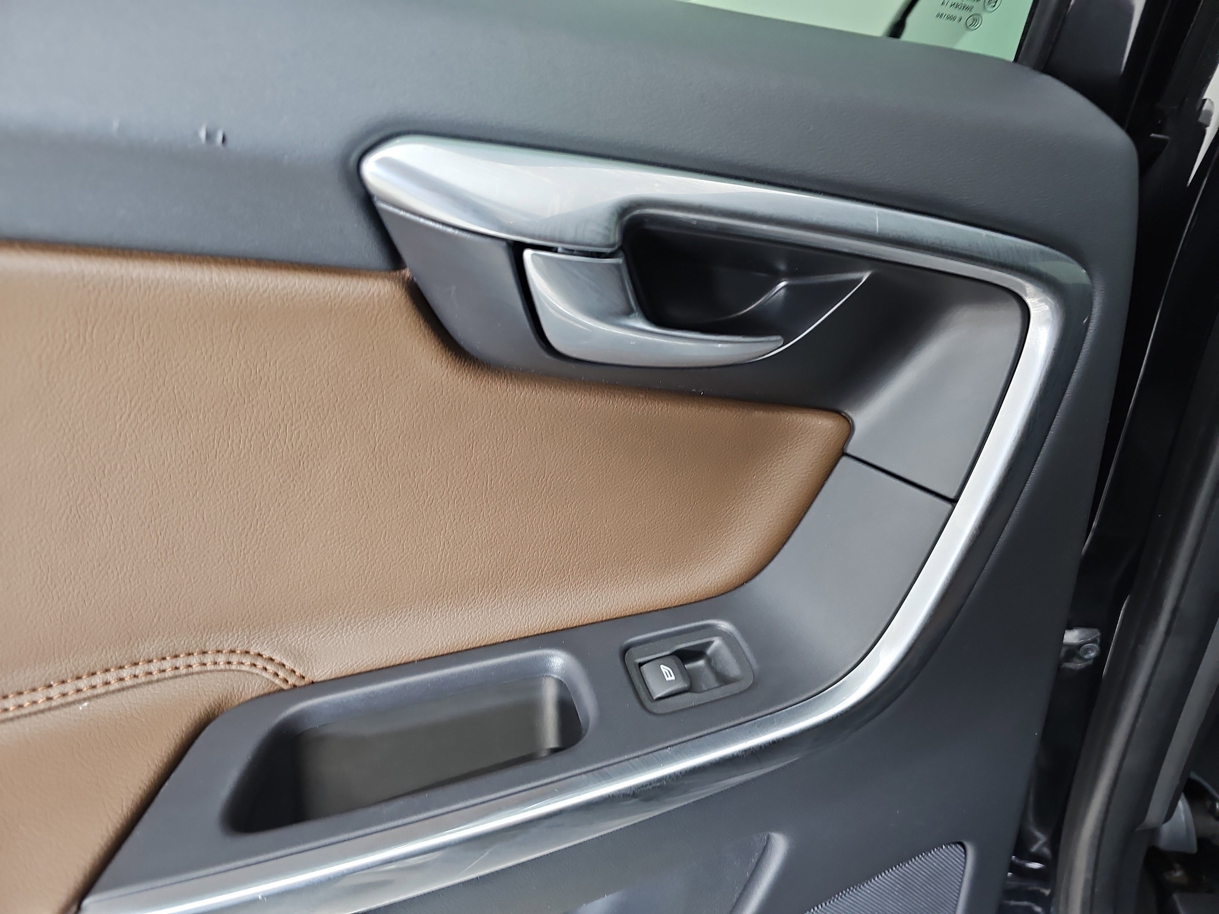 Used 2015 Volvo XC60 T5 image 22