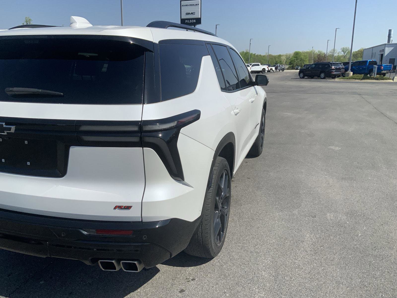 Used 2024 Chevrolet Traverse RS w/ LPO, Floor Liner Package AWD/4WD image 13