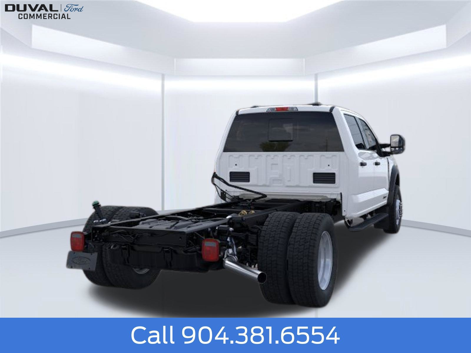 New 2026 Ford F550 4x4 Crew Cab image 8