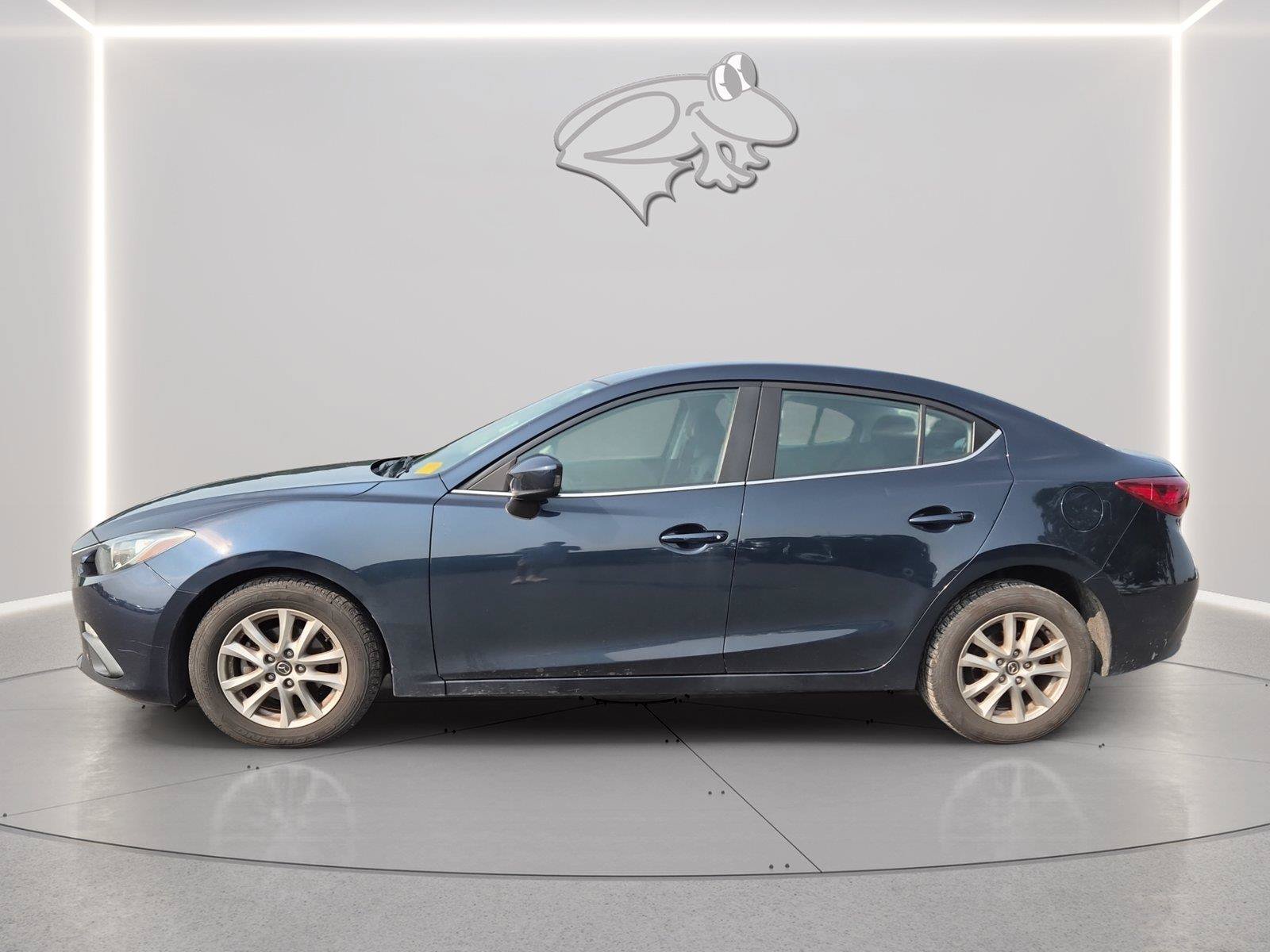 Used 2016 MAZDA MAZDA3 i Sport w/ Preferred Equipment Package FWD image 2