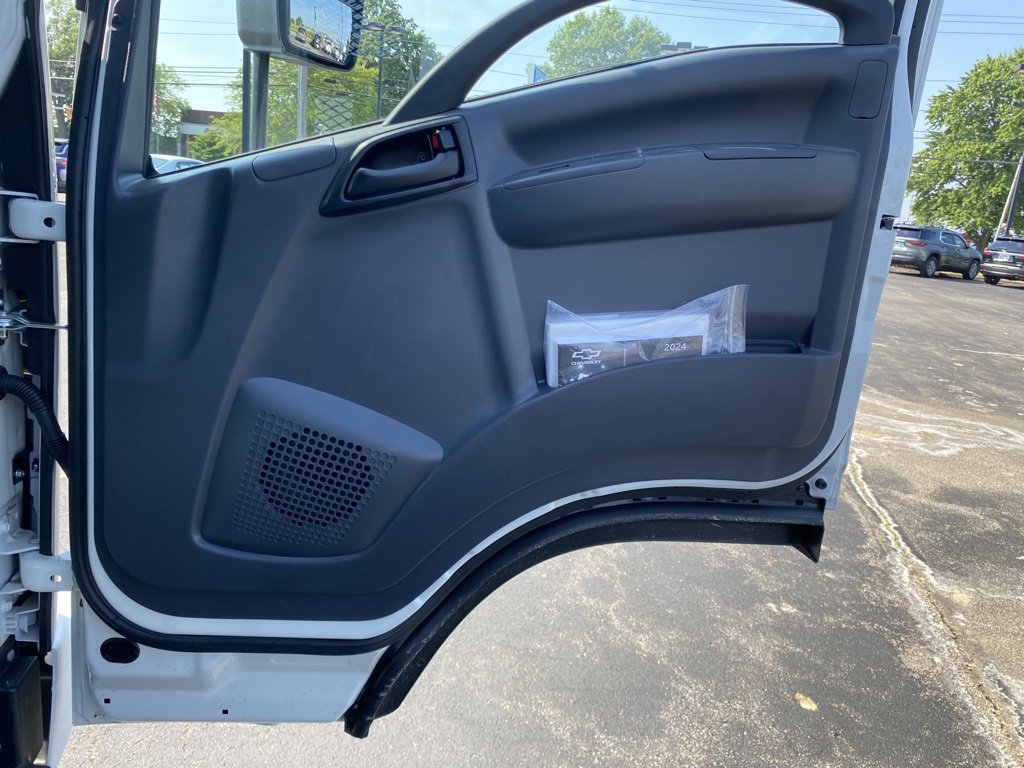 New 2024 Chevrolet Low Cab Forward image 22