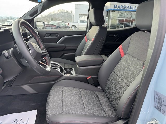 Used 2025 Chevrolet Colorado Z71 w/ Technology Package image 10