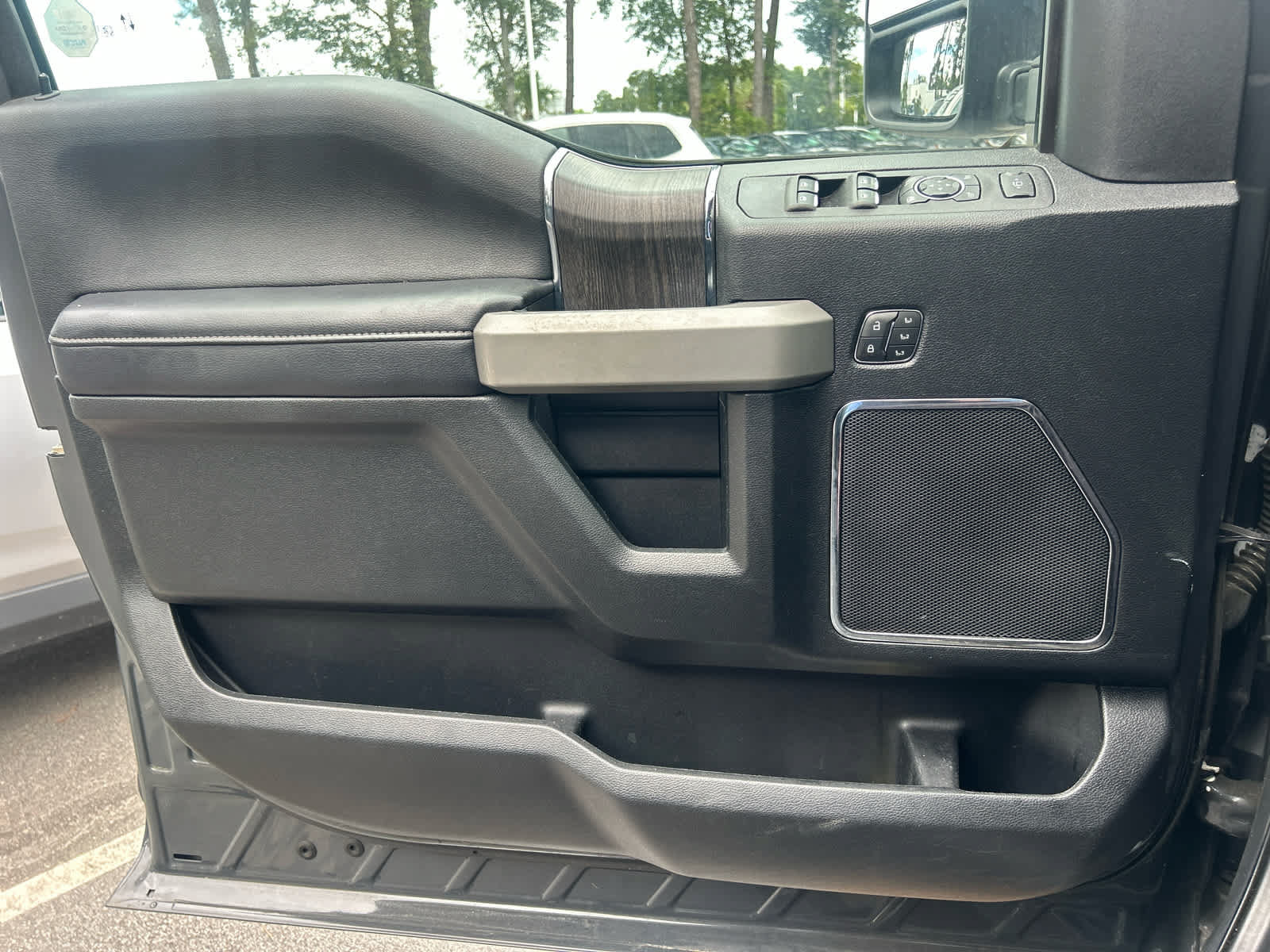 Used 2021 Ford F250 Lariat w/ Tremor Off-Road Package AWD/4WD image 14