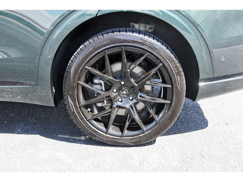 Used 2022 Genesis GV70 3.5T Sport w/ Sport Advanced Package AWD/4WD image 32