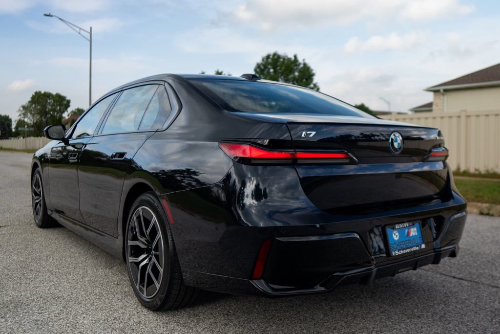 Certified 2024 BMW i7 xDrive60 w/ Executive Package AWD/4WD image 5