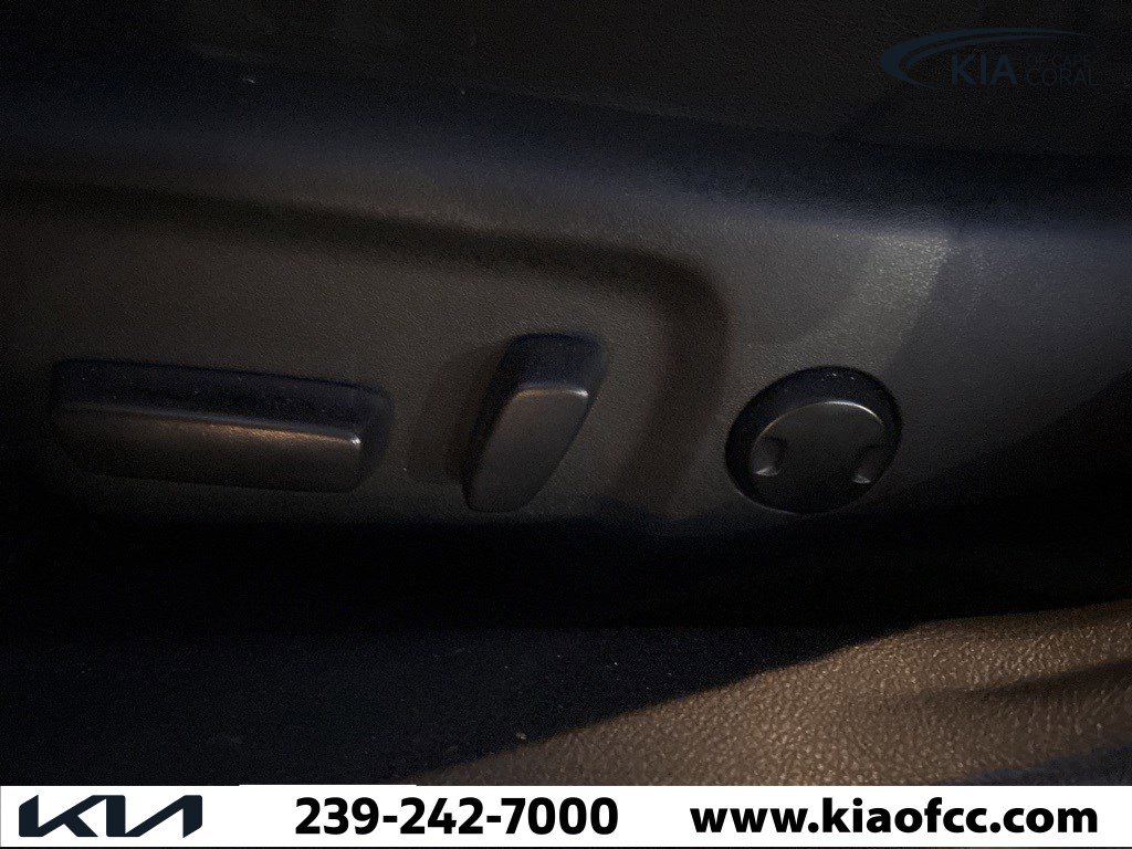 Used 2016 Toyota Camry LE image 11